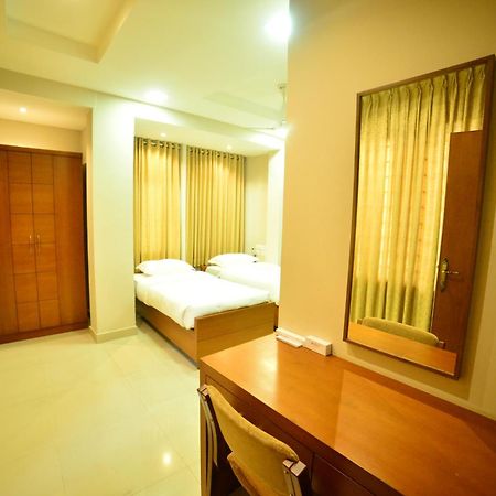 Hotel Priya Kottakkal Ngoại thất bức ảnh