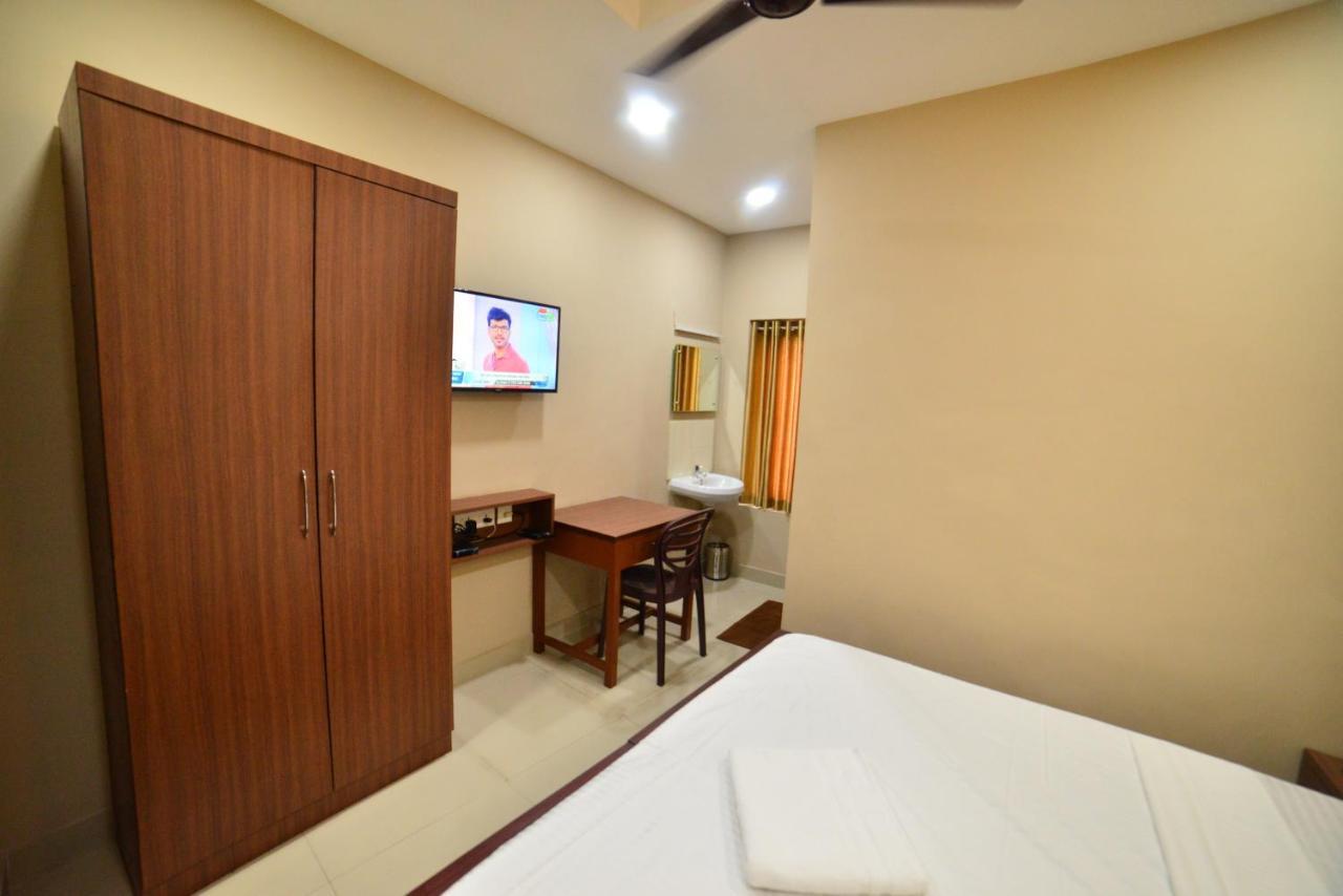 Hotel Priya Kottakkal Ngoại thất bức ảnh