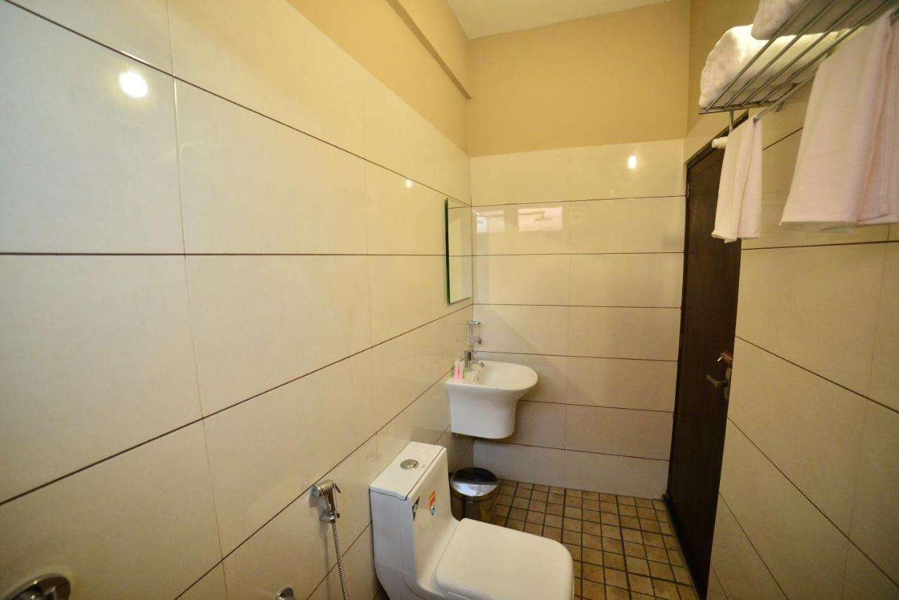 Hotel Priya Kottakkal Ngoại thất bức ảnh