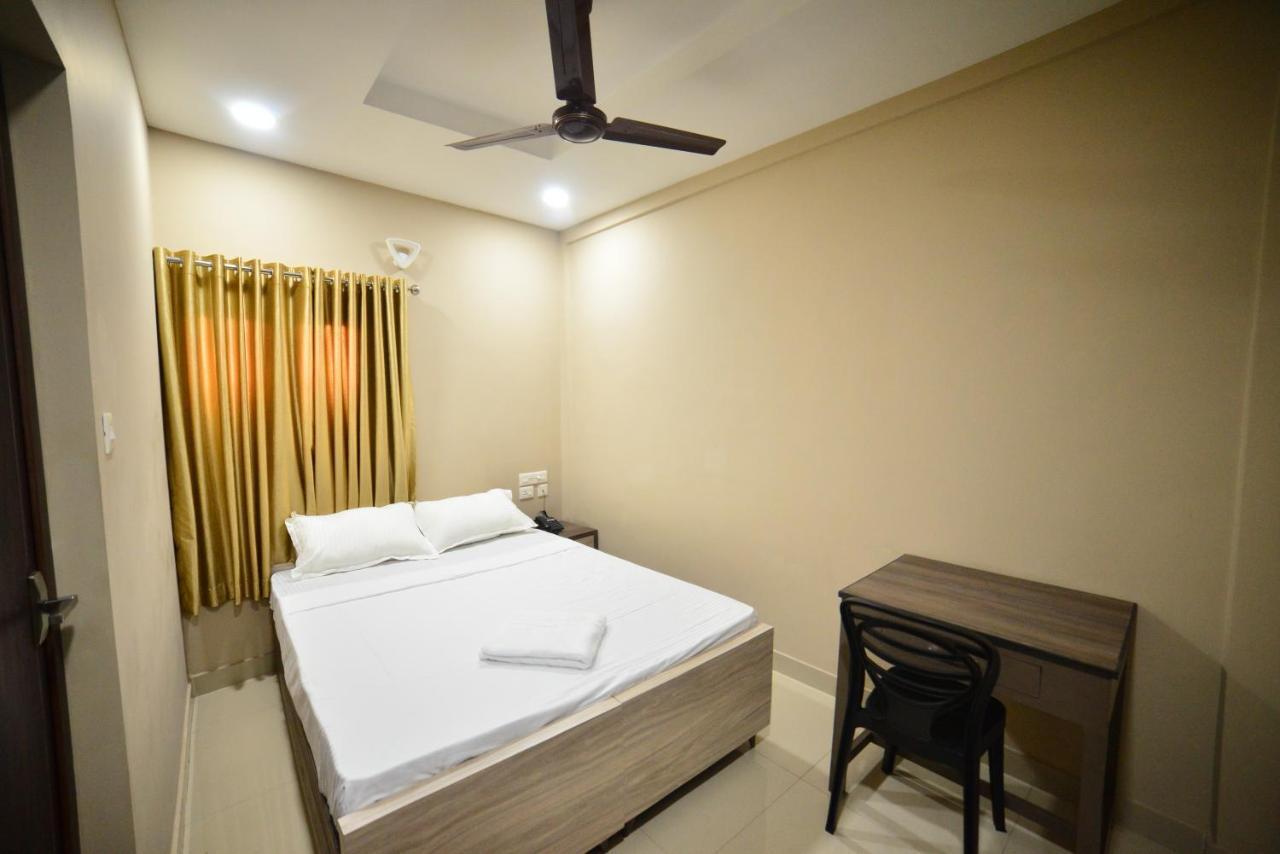 Hotel Priya Kottakkal Ngoại thất bức ảnh