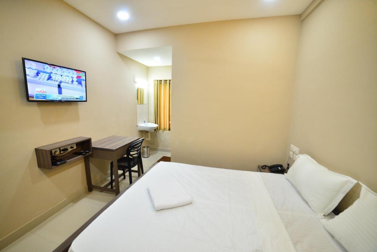 Hotel Priya Kottakkal Ngoại thất bức ảnh