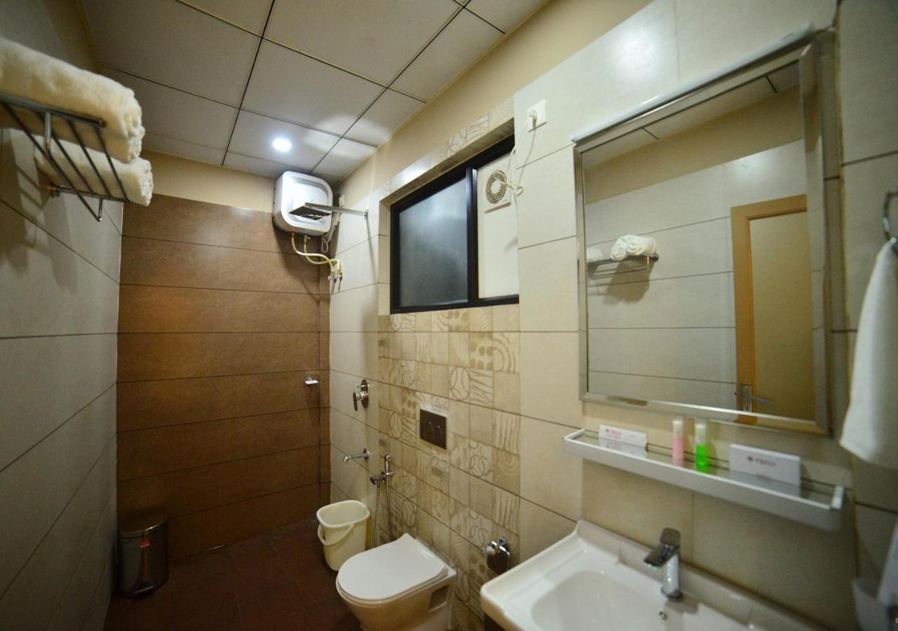 Hotel Priya Kottakkal Ngoại thất bức ảnh