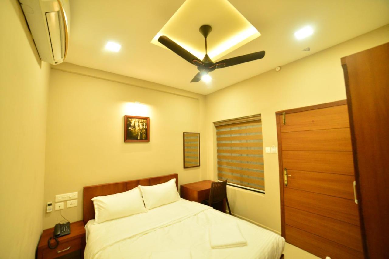 Hotel Priya Kottakkal Ngoại thất bức ảnh