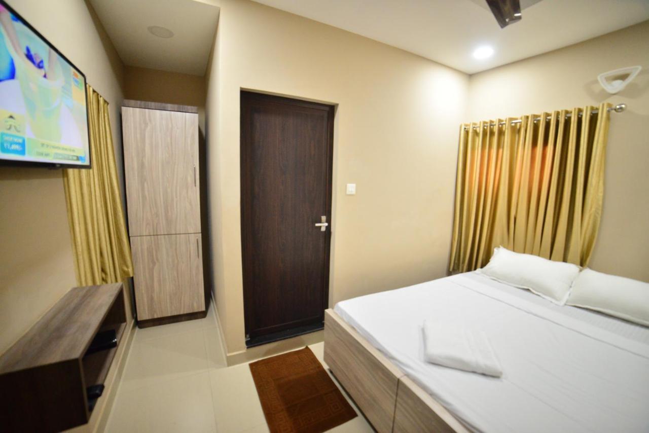 Hotel Priya Kottakkal Ngoại thất bức ảnh