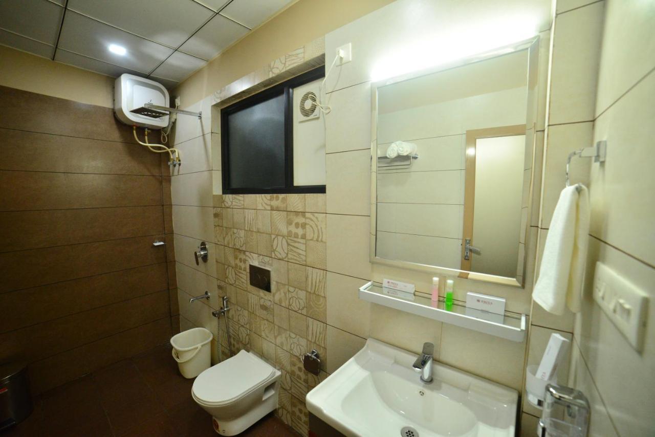 Hotel Priya Kottakkal Ngoại thất bức ảnh